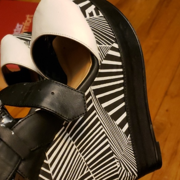 Call It Spring Platform Strappy Sandals Size 8 - Picture 5 of 8